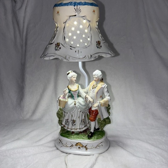Vintage 70s Porcelain Courting Couple Lamp Lace Style Pierced Shade Works EUC